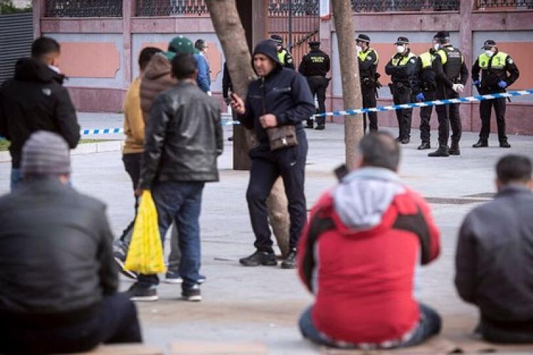 نقيب الناظور يطلب إعادة محامين عالقين في مليلية