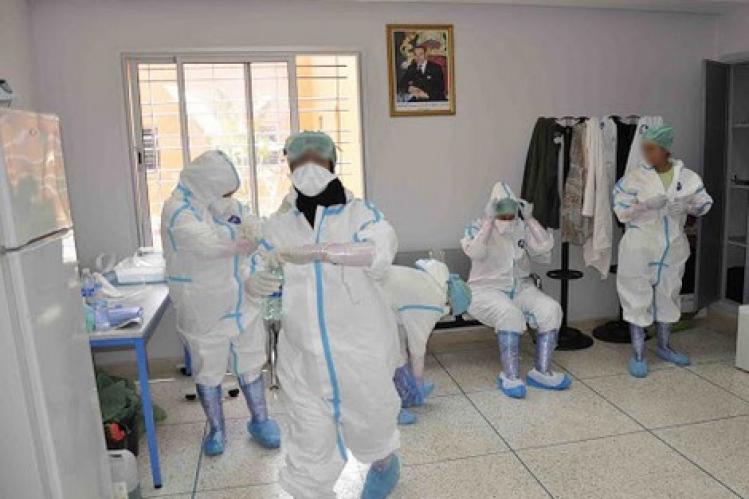 ‪مساعدون اجتماعيون يشتكون من “تعسف الصحة”