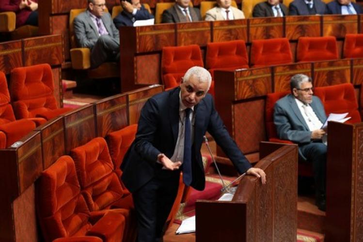 آيت الطالب يلقي تحسين أجور أطباء القطاع العام إلى وزارة المالية