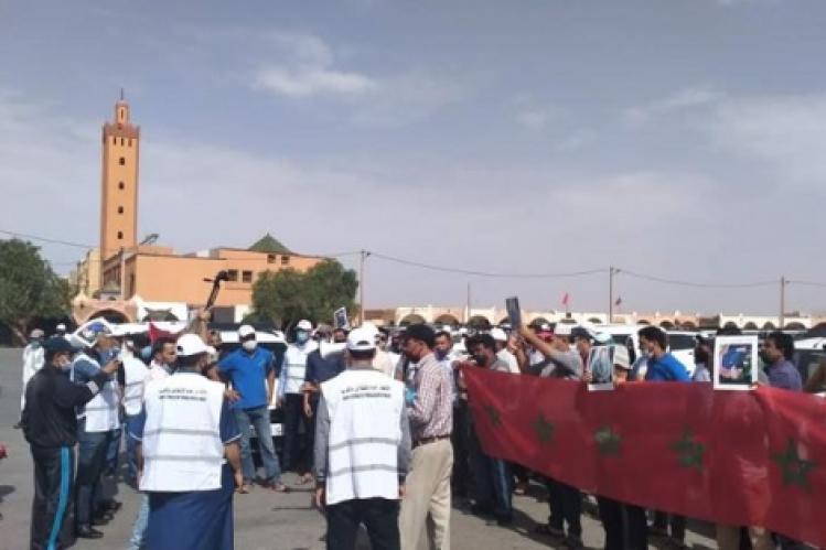 أرباب سيارات الأجرة يحتجون في مدينة كلميم