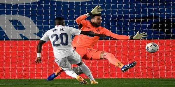 الدوري الإسباني : فينسيوس يقود الريال لفوز صعب على بلد الوليد