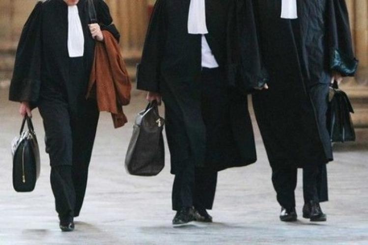 المحامون يطاردون مكاتب “غير قانونية” بالبيضاء