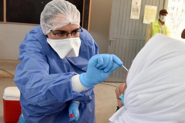 المغرب يسجل 2430 إصابة جديدة مؤكدة بكورونا خلال 24 ساعة