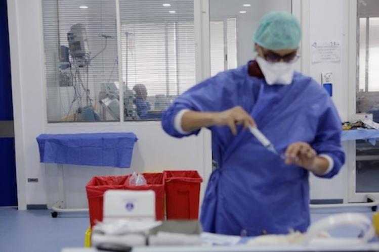 خبراء: التدابير الوقائية أفضل لقاح لمواجهة انتشار “فيروس كورونا”