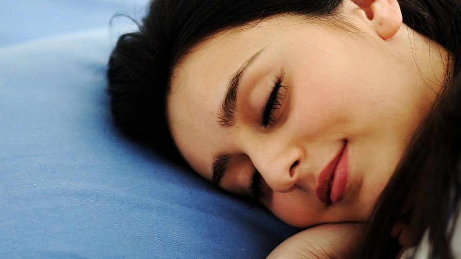 خبيرة تحذر من الإفراط في النوم.. ما الأسباب؟