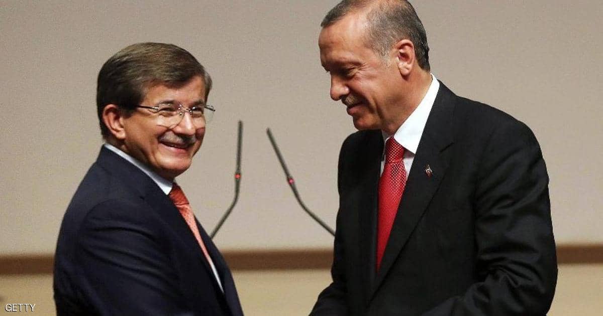 داود أوغلو ينتقد أردوغان: سلوكه يهدد بصدام مسلح في المتوسط