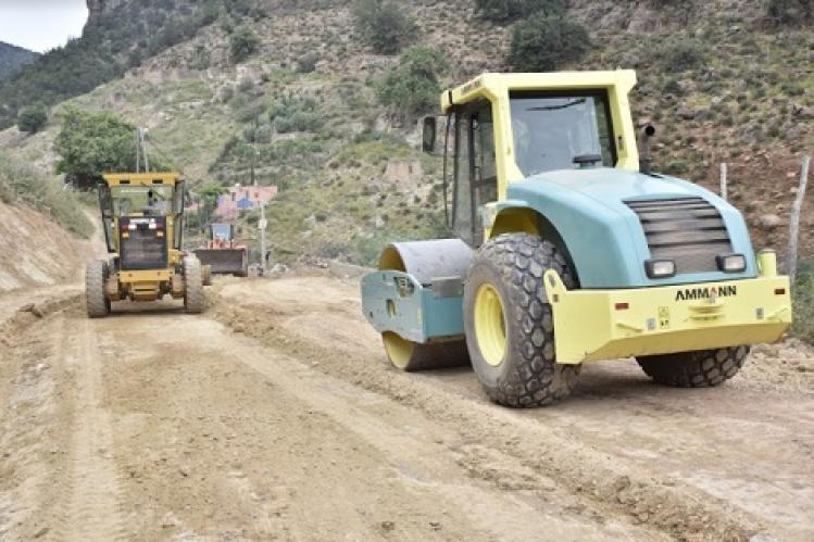 محتجّون يرفضون المتفجرات بـ”أوطوروت تيزنيت”