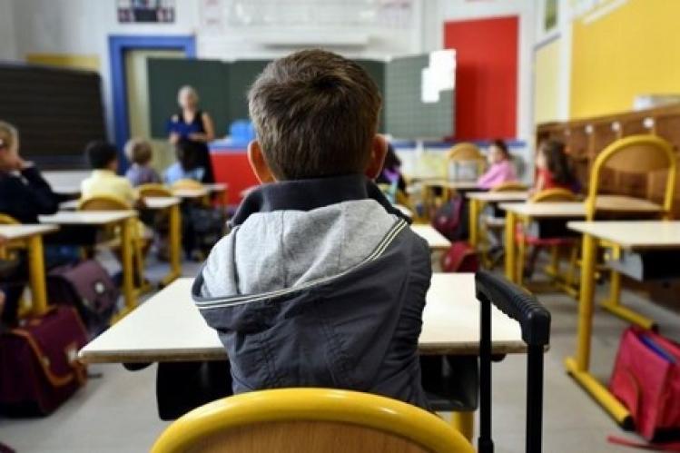 مدرسة خاصة تطلب سداد الأقساط الشهرية قبل نيل “شواهد المغادرة”