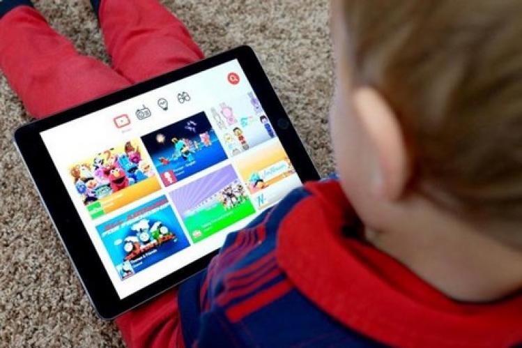 منتدى يحذر من خطورة الإنترنت على التلاميذ