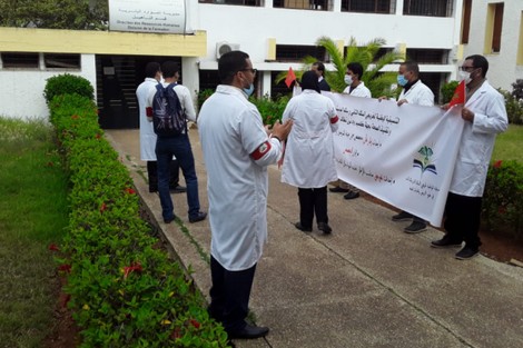 أطر صحية تحتج على “الإقصاء” وتطالب بالإنصاف