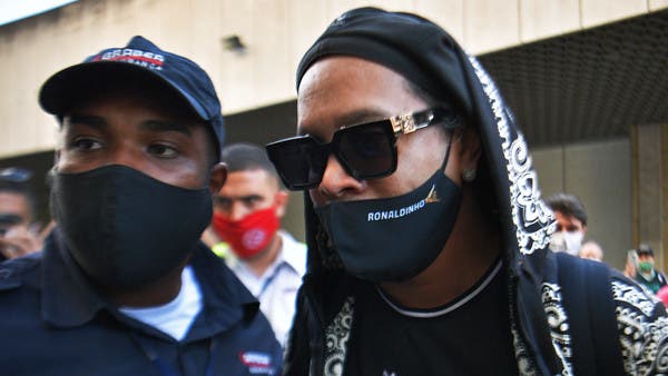 إصابة النجم البرازيلي رونالدينيو بفيروس “كورونا”                           