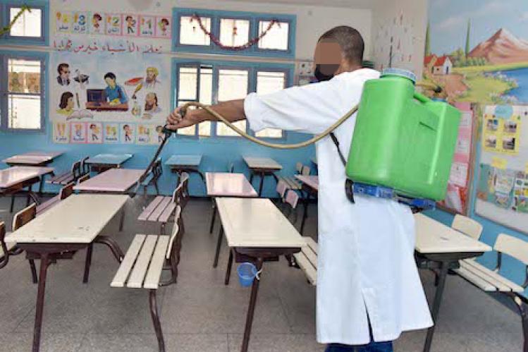 إصابة تلاميذ بـ”كوفيد-19″ تغلقُ ثانويةً بالناظور