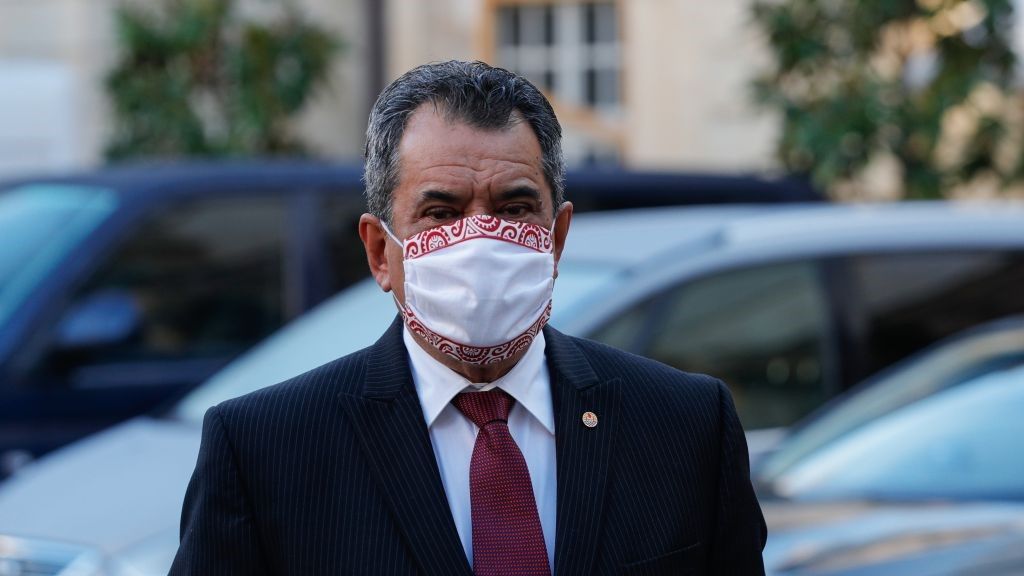 إصابة رئيس بولينيزيا الفرنسية بكورونا بعد يومين من لقائه ماكرون
