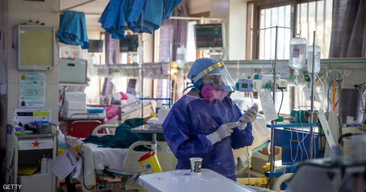 إيران في قبضة موجة كورونا “الثالثة”.. وقرار لأول مرة