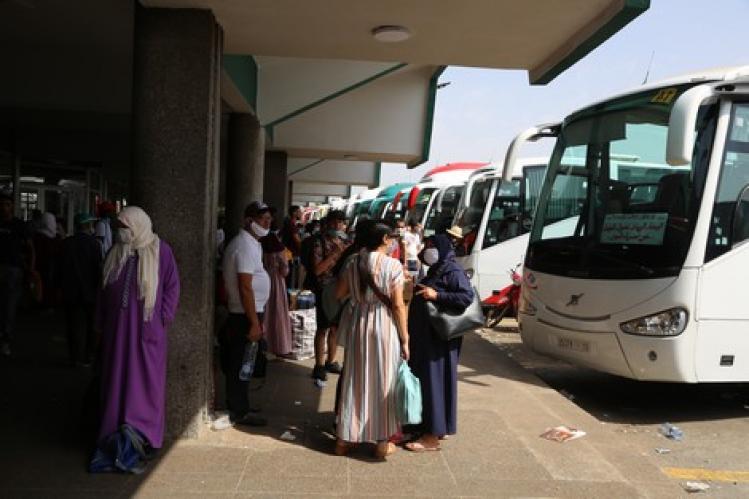 الحافلات تتجاهل التدابير الوقائية وترفع أثمان “أسفار المولد النبوي”