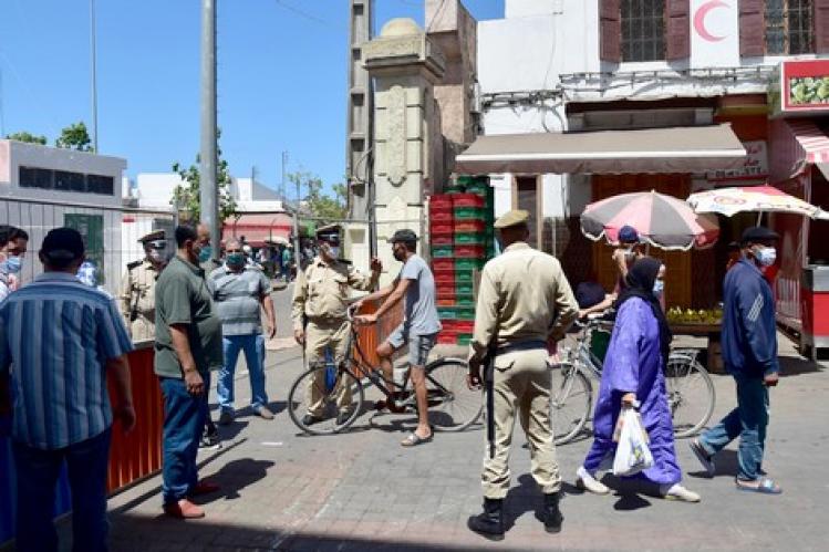 تراخي المواطنين وضعف الوقاية بالمشافي ينشران “كورونا” بالبيضاء‎