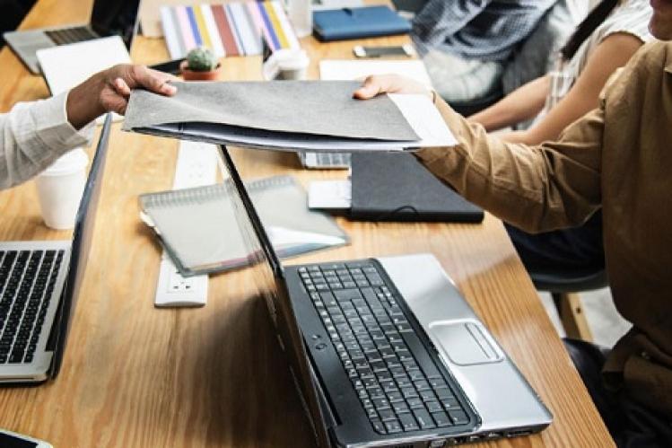 غياب الشفافية والإرادة السياسية يُعيقان “حق المعلومة” بالمغرب