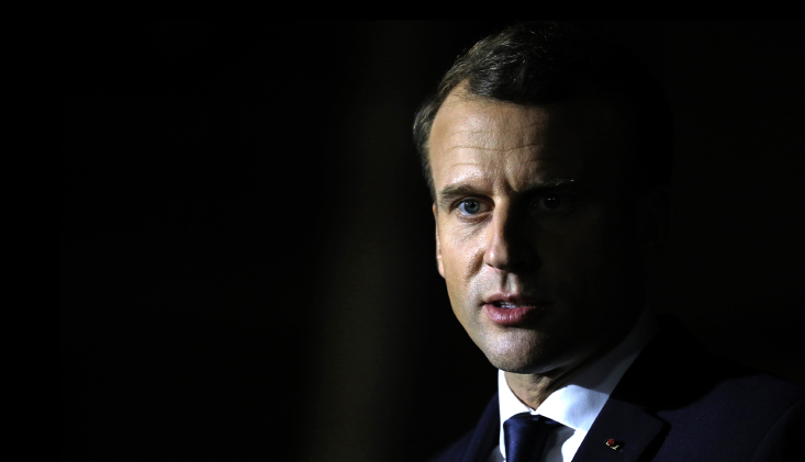 ماكرون للجزيرة .. أنا لا أواجه الإسلام و المسلمين و موقفي من الرسوم تم تحريفه (فيديو)