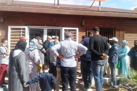 محتجون يتظاهرون أمام شركة “الضحى” العقارية