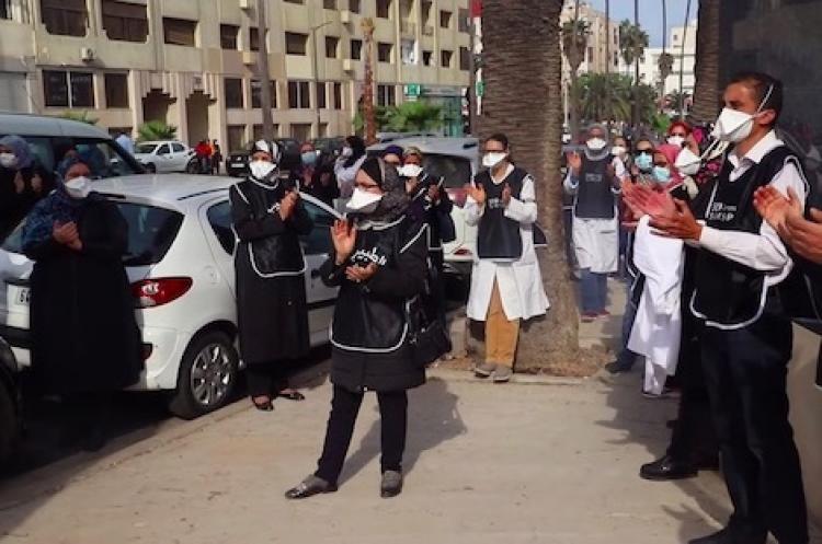 أطباء القطاع العام يختارون “الحِداد” بسبب سوء أوضاع المستشفيات