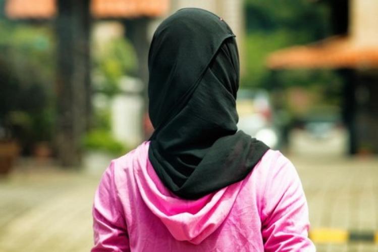 القضاء يبت في ملفّ منع تمدرس تلميذة محجبة