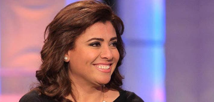تصارع الموت ونقص الأوكسجين.. فنانة مصرية تروي رحلتها مع كورونا