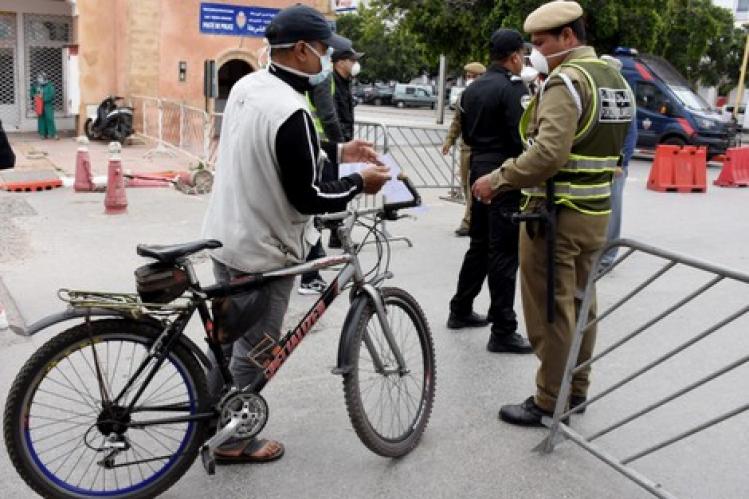 هل يتطلب تفادي انهيار منظومة الصحة اللجوء إلى الحجر الجزئي؟