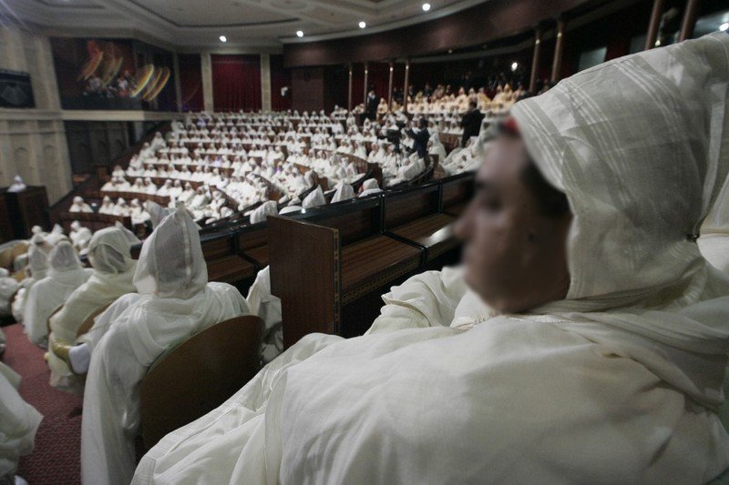 “الحر بالغمزة”.. العلم نور والجهل عار