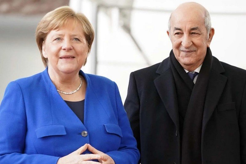 الرئيس الجزائري يشكر ميركل على العناية الطبية