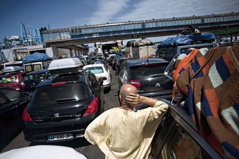 الرشوة والمساطر الإدارية المعقدة تُعيق استثمار الجالية في المغرب