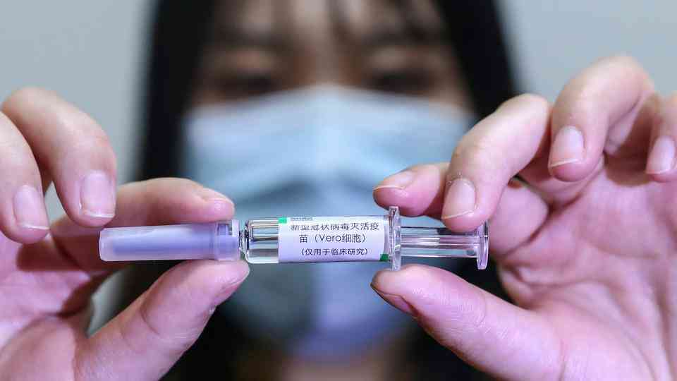 الصين تعلن رسميا عن استخدام لقاح سينوفارم