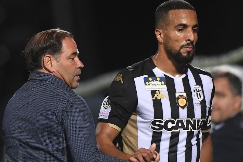 الغموض يلف الوضع الصحي للاعب المغربي عليوي