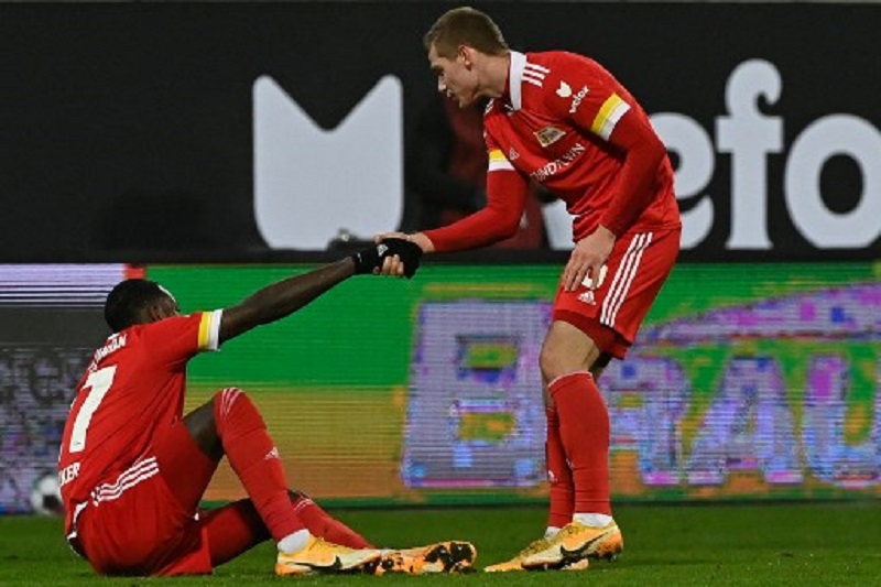 القرعة تسفر عن مباريات حارقة في دوري الأبطال