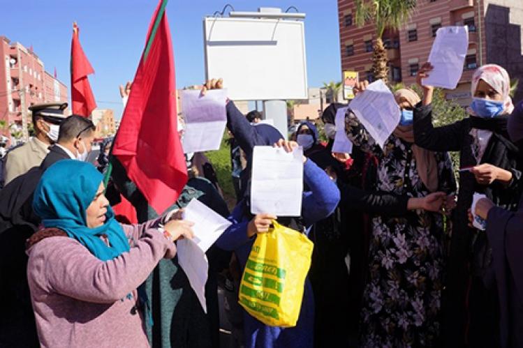 الكهرباء والصرف يغضبان نسوة بسبت أولاد النمة