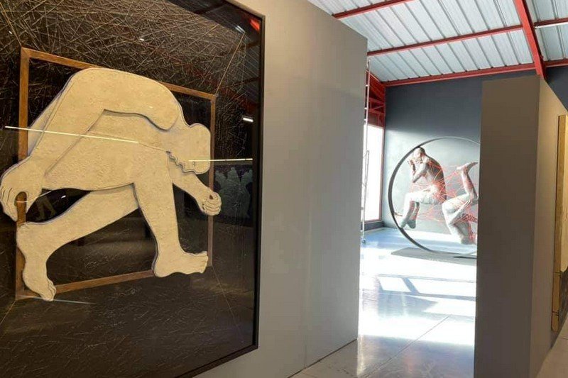 بينبين يصوّر المعاناة الإنسانية ويراهن على التعاطف والثقافة التحررية