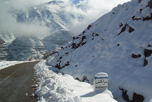 تساقطات ثلجية وطقس بارد ابتداء من يوم الجمعة إلى غاية يوم الاثنين