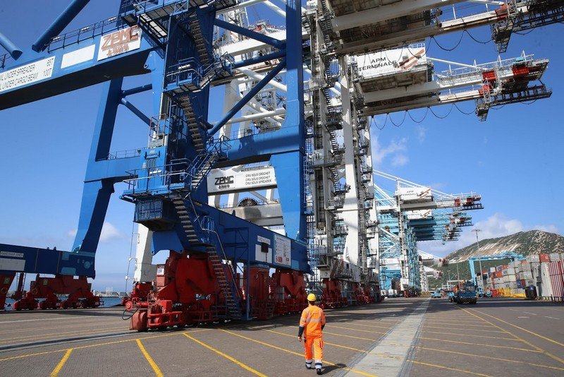 تقرير يرصد التأثيرات الجانبية لجائحة “كورونا” على الاقتصاد المغربي