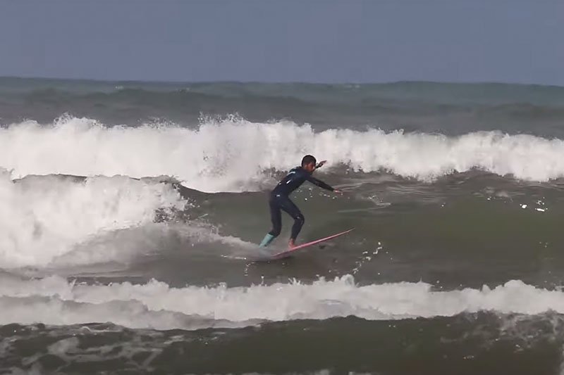 ركوب أمواج ساحل الرباط