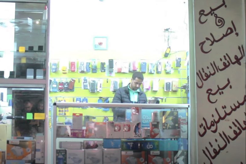 سرقة محل لبيع الهواتف