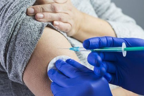 علماء يبحثون عن لقاح ضد “كورونا” في أوراق التبغ