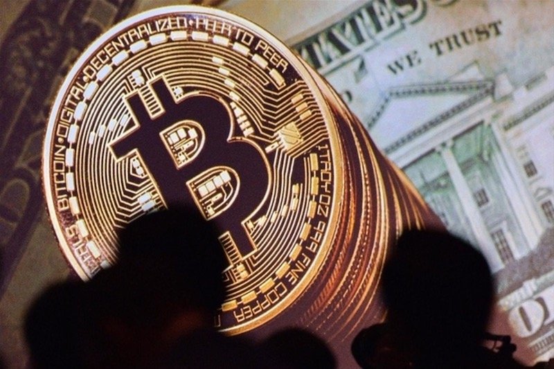 عملة بيتكويْن فوق حاجز 25 ألف دولار أمريكي