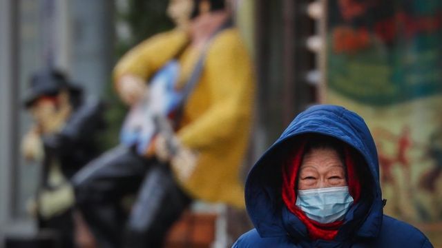 فيروس كورونا: ما سر وفاة الرجال بكوفيد-19 أكثر من النساء؟