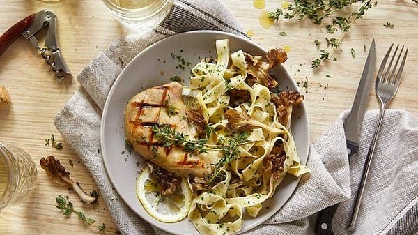 لأول مرة في العالم.. تناول لحوم “الدجاج” المزروعة