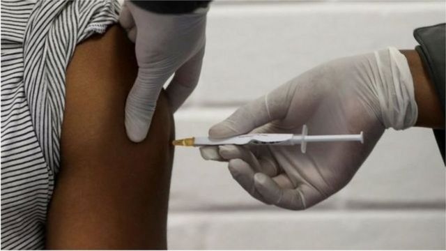 لقاح فيروس كورونا: روسيا توافق على استخدام “سبوتنيك في” مع الأشخاص فوق سن الستين