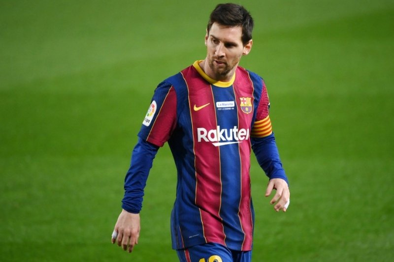 ليونيل ميسي يبرز فضل المدربين غوارديولا وإنريكي