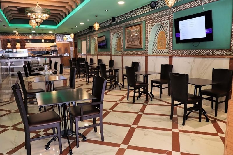 مهنيو المطاعم والمقاهي بمراكش يرفضون الإغلاق