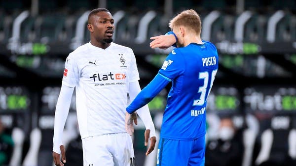 مونشنغلادباخ يعاقب لاعبه تورام بعد البصق على منافسه