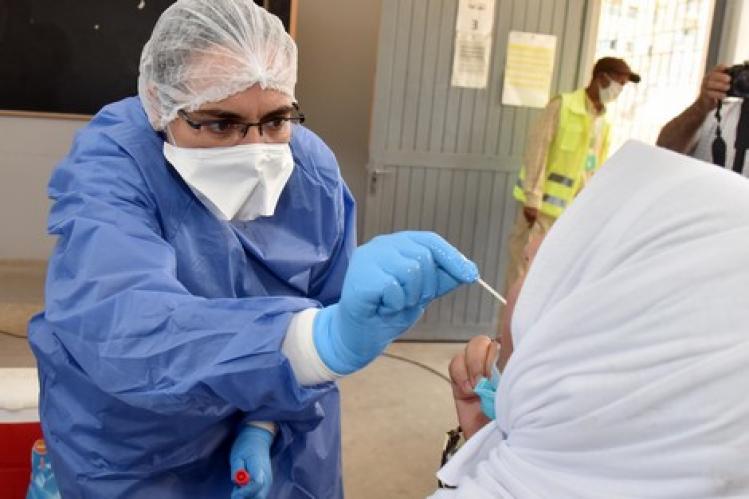 ‪لماذا لا تعيد وزارة الصحة فحص المتعافين من عدوى فيروس كورونا؟‬