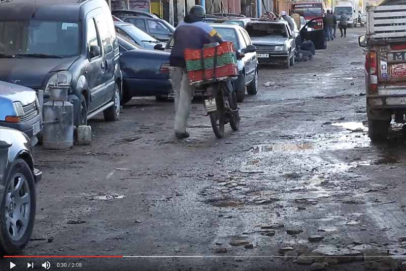 أوحال وحفر بعين حرودة