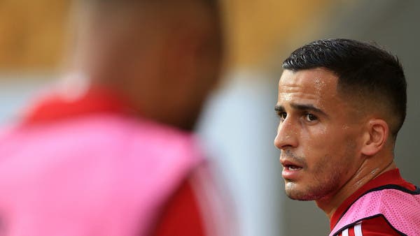 العبدلاوي يتعرض لإصابات في الوجه بسبب “ألعاب نارية”